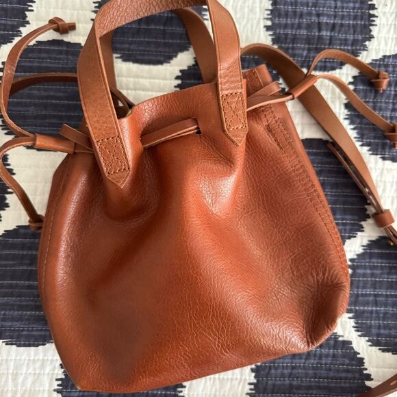 Madewell Transport Mini Bucket Bag – English Saddle Leather – NWT - Picture 2 of 9